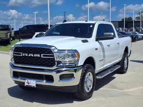 Used 2022 RAM 2500 Big Horn AWD/4WD image 3