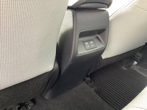 Used 2023 Toyota Corolla SE FWD image 35
