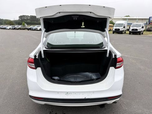 Used 2018 Ford Fusion SE w/ Equipment Group 602A FWD image 40