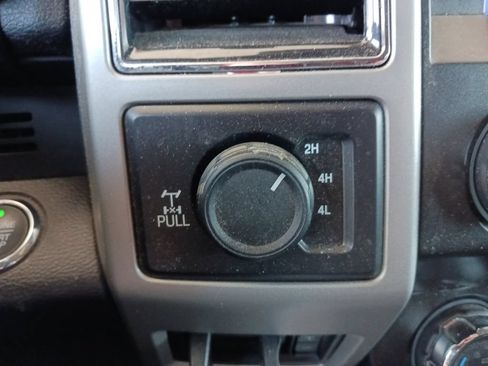Used 2020 Ford F250 Lariat w/ Lariat Ultimate Package AWD/4WD image 26