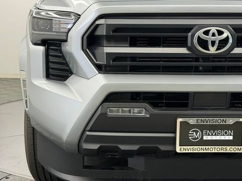 Used 2026 Toyota Tacoma SR5 AWD/4WD image 9
