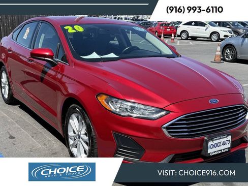 Used 2020 Ford Fusion SE FWD image 1