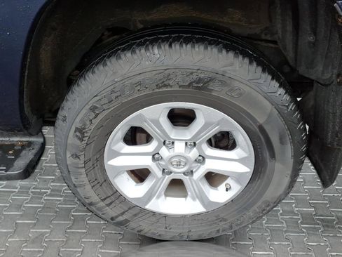 Used 2019 Toyota 4Runner SR5 AWD/4WD image 13