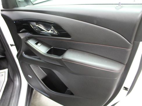 Used 2023 Chevrolet Traverse RS w/ LPO, Floor Liner Package image 28