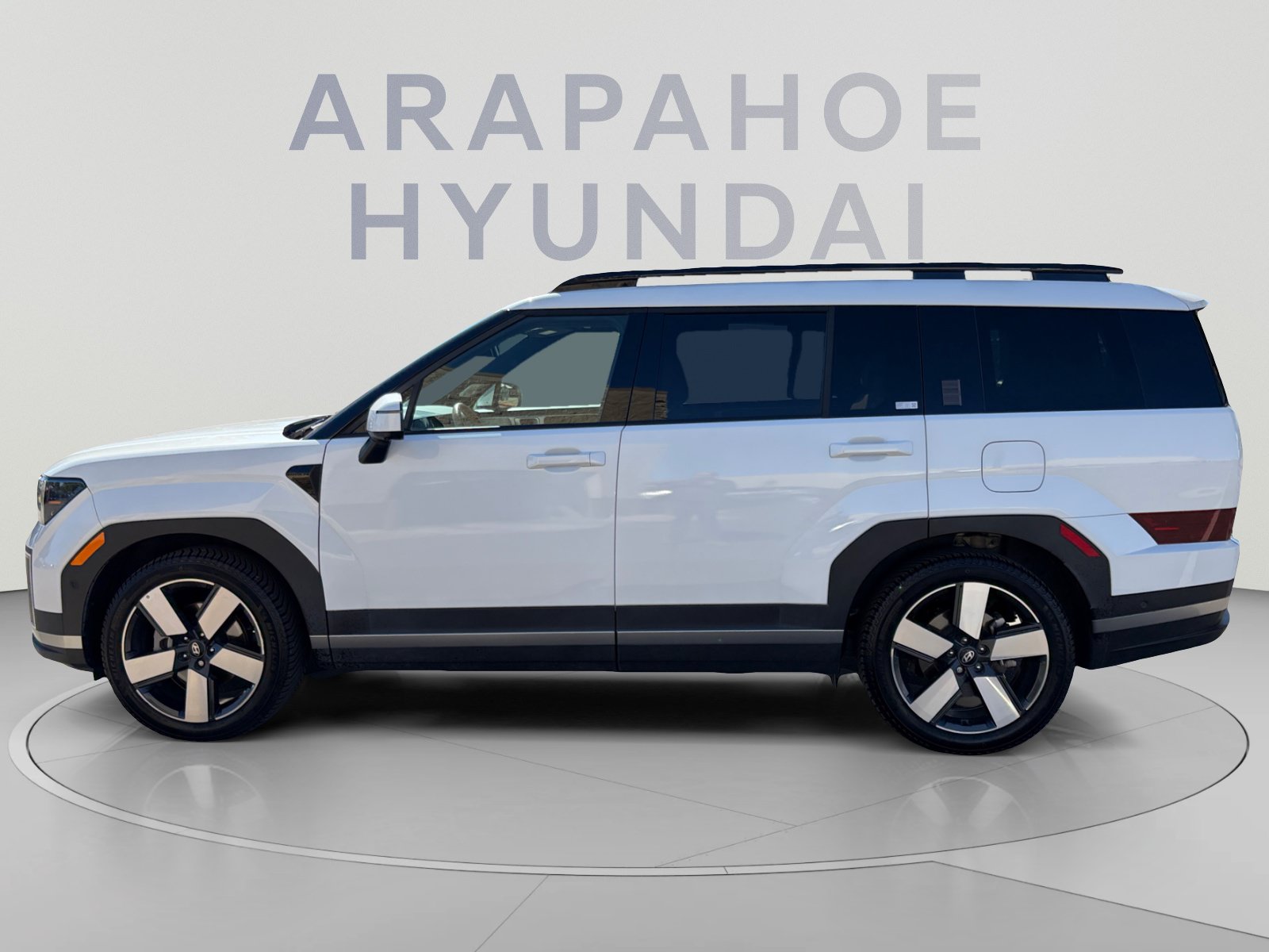 Used 2024 Hyundai Santa Fe Limited FWD image 2
