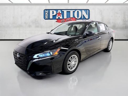 Used 2025 Nissan Altima 2.5 S FWD image 3