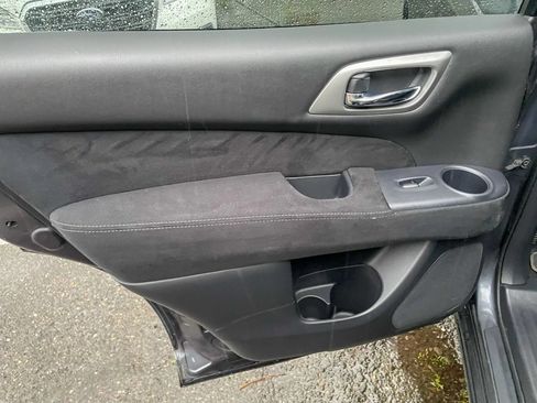 Used 2014 Nissan Pathfinder S FWD image 28