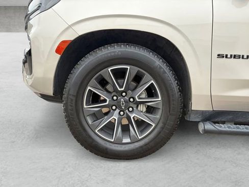 Certified 2021 Chevrolet Suburban Z71 w/ Z71 Off-Road Package AWD/4WD image 23