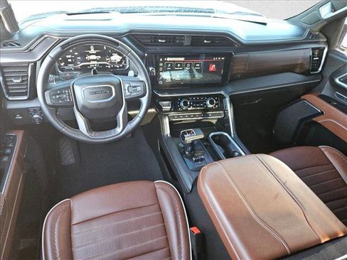 Used 2025 GMC Sierra 1500 Denali Ultimate image 18