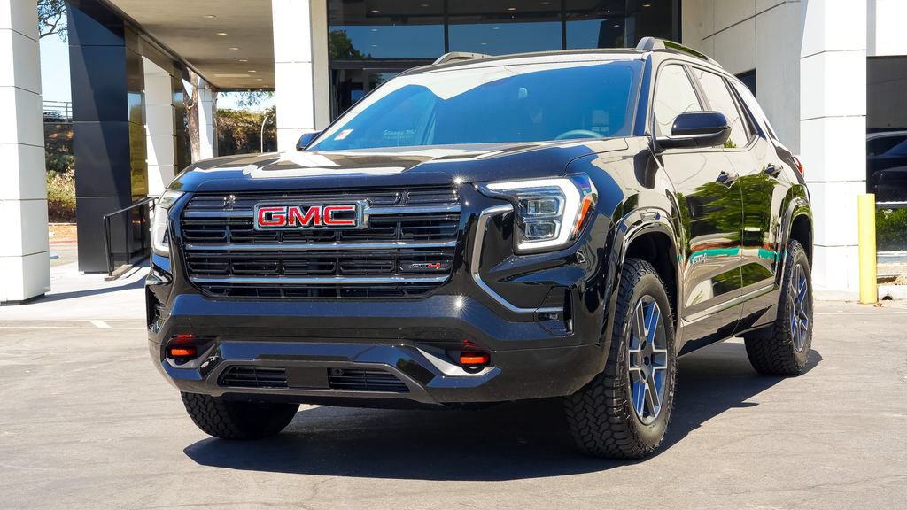 New 2027 GMC Terrain AT4 w/ Technology Package II AWD/4WD image 2