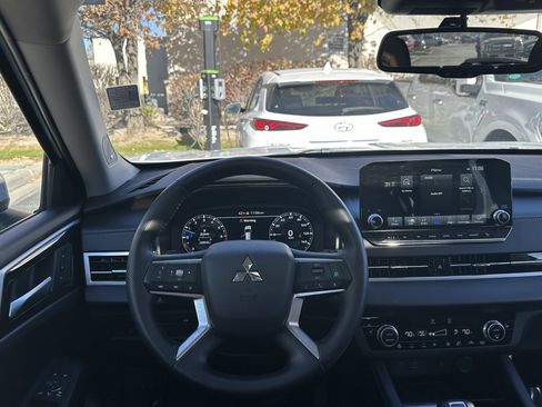 Used 2024 Mitsubishi Outlander SEL image 21