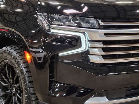 Used 2023 Chevrolet Suburban High Country image 13