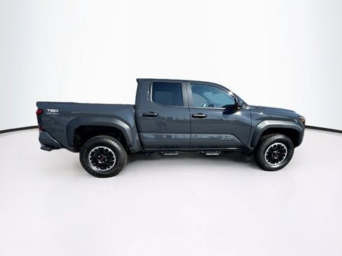 Used 2025 Toyota Tacoma TRD Off-Road AWD/4WD image 4