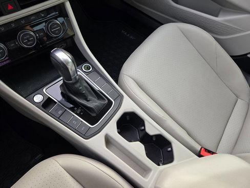 Used 2019 Volkswagen Jetta S image 28