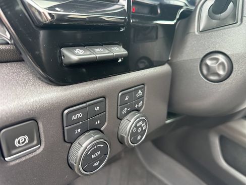 Used 2023 Chevrolet Silverado 1500 ZR2 w/ Technology Package AWD/4WD image 12
