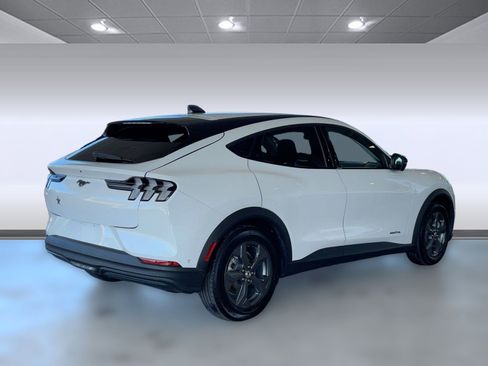 Used 2023 Ford Mustang Mach-E Select image 8