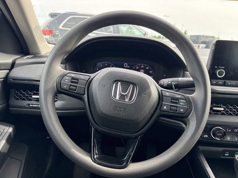 Used 2025 Honda Accord SE image 19