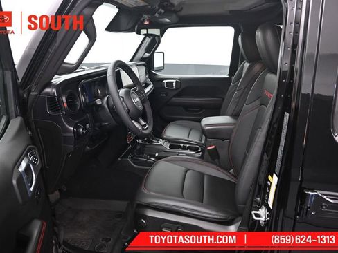Used 2026 Jeep Wrangler Unlimited Rubicon AWD/4WD image 9