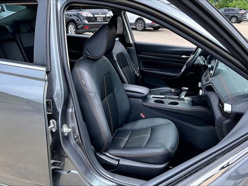Used 2022 Nissan Altima 2.5 SR w/ Midnight Edition Package FWD image 8