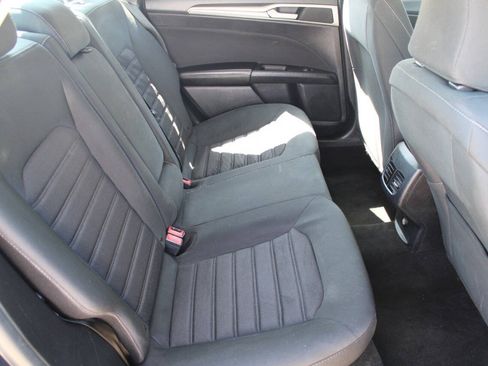 Used 2020 Ford Fusion SE FWD image 10