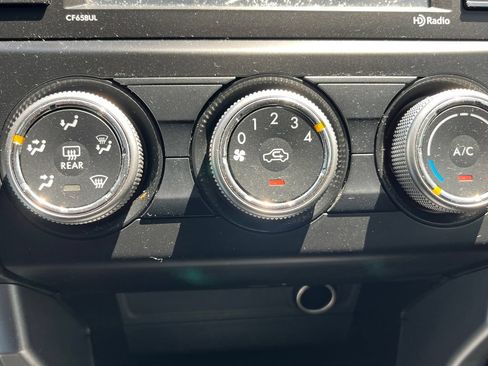 Used 2017 Subaru Forester 2.5i w/ Alloy Wheel Package AWD/4WD image 12