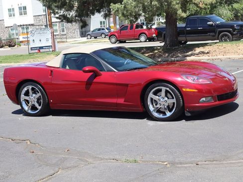 Used 2006 Chevrolet Corvette Convertible w/ Preferred Equipment Group RWD image 2