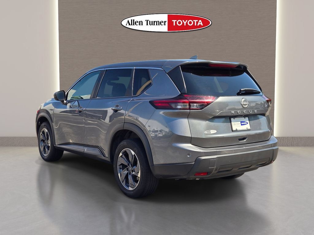 Used 2025 Nissan Rogue SV FWD image 8