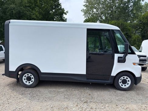Used 2024 Chevrolet Brightdrop 400 w/ Commercial Equipment Package AWD/4WD image 9