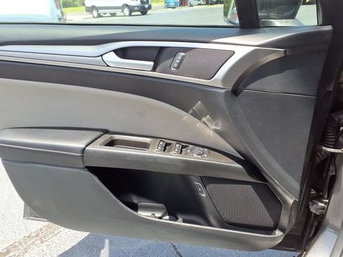 Used 2018 Ford Fusion S FWD image 17