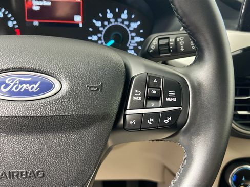 Used 2022 Ford Escape SE w/ SE Sport Appearance Package FWD image 19