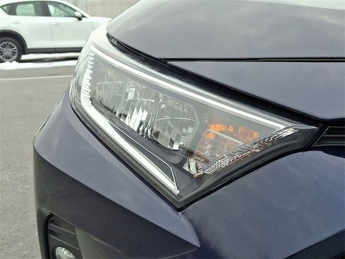 Used 2020 Toyota RAV4 XLE image 12
