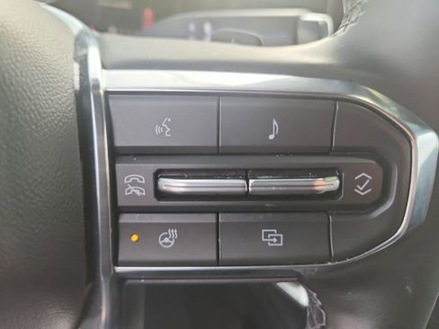 Used 2025 GMC Acadia Elevation image 23