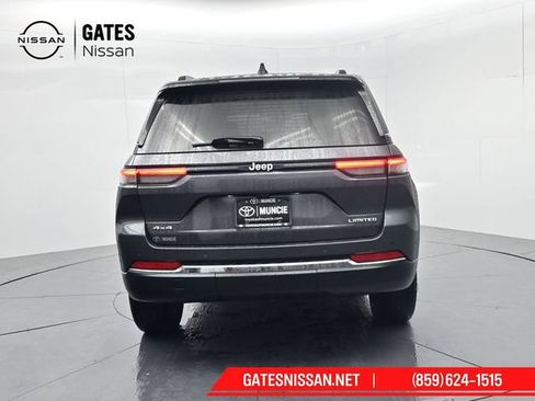 Used 2024 Jeep Grand Cherokee Limited w/ Trailer Tow Package AWD/4WD image 7