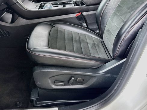 Used 2020 Ford Edge ST-Line w/ Cold Weather Package AWD/4WD image 22