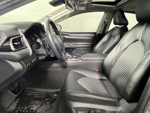 Used 2023 Toyota Camry SE image 10