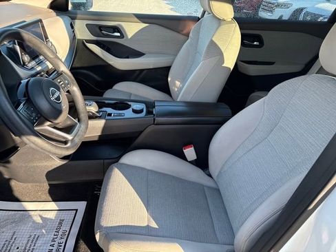 Certified 2022 Nissan Rogue SV image 9