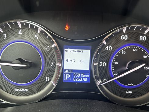 Used 2018 INFINITI QX80 4WD w/ Driver Assistance Package image 11