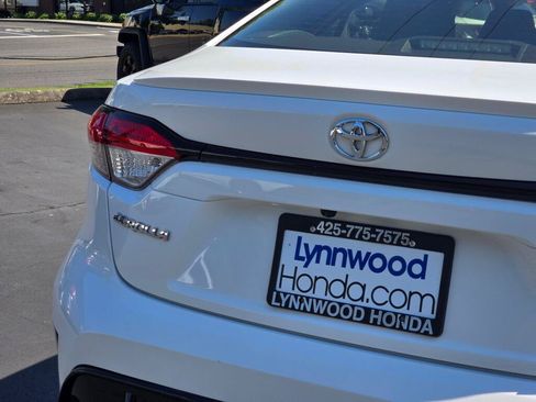Used 2023 Toyota Corolla SE FWD image 12