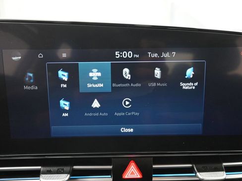 Used 2025 Hyundai Elantra SEL FWD image 13