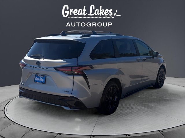 Used 2025 Toyota Sienna XSE w/ XSE Premium Package AWD/4WD image 5