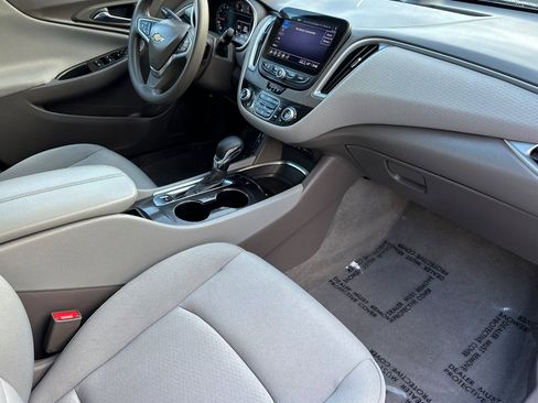 Used 2022 Chevrolet Malibu LT image 14