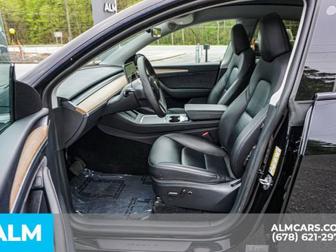 Used 2024 Tesla Model Y Long Range image 19