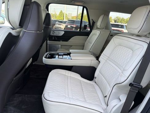 Certified 2024 Lincoln Navigator Black Label AWD/4WD image 17