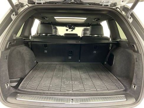 Used 2025 Jeep Grand Cherokee Overland w/ Adv Protech Group III image 34