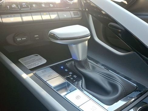 New 2026 Hyundai Elantra Limited FWD image 16