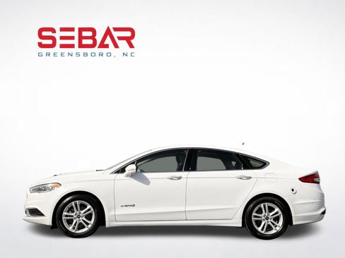 Used 2018 Ford Fusion SE w/ Equipment Group 602A FWD image 9