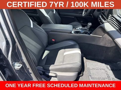 Used 2025 Toyota Camry SE FWD image 6