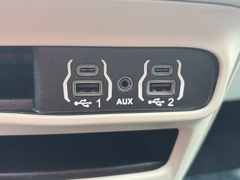 Used 2023 Chrysler Voyager LX FWD image 53
