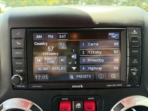 Used 2018 Jeep Wrangler Unlimited Sahara w/ Max Tow Package AWD/4WD image 23