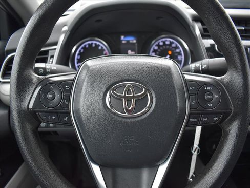 Used 2020 Toyota Camry LE image 16